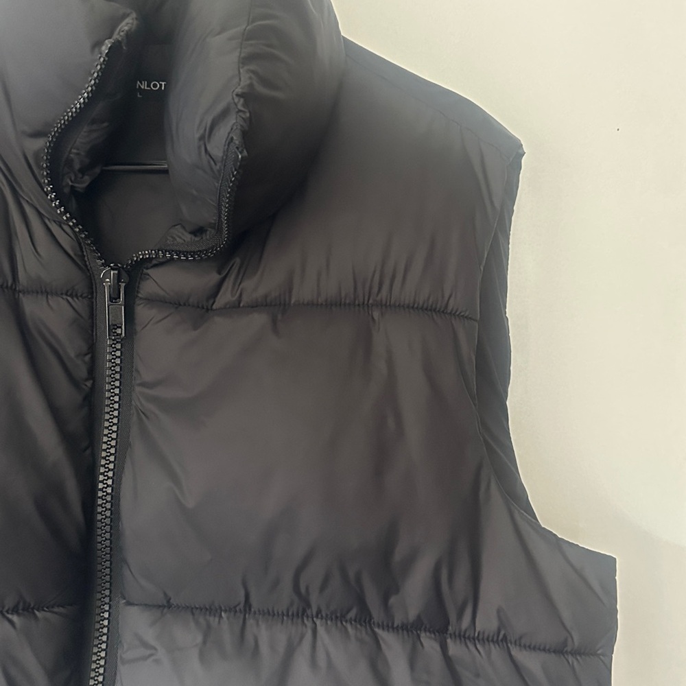 Black Cropped Puffer Vest Size L - Picture 2 of 6